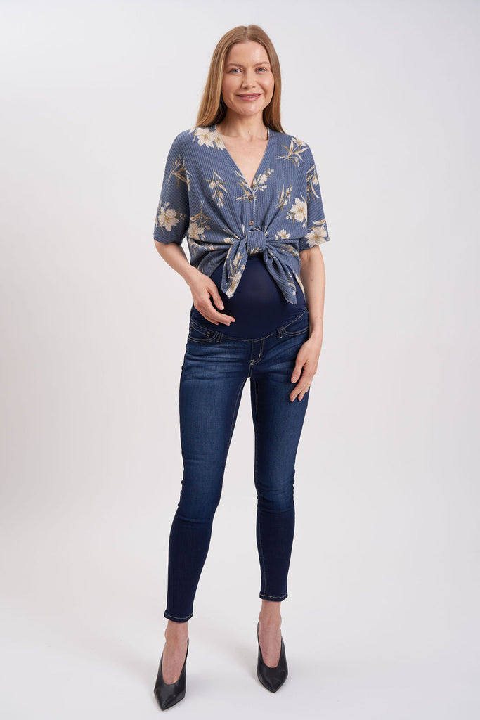 Over-the-belly low-rise skinny fit maternity jeans.