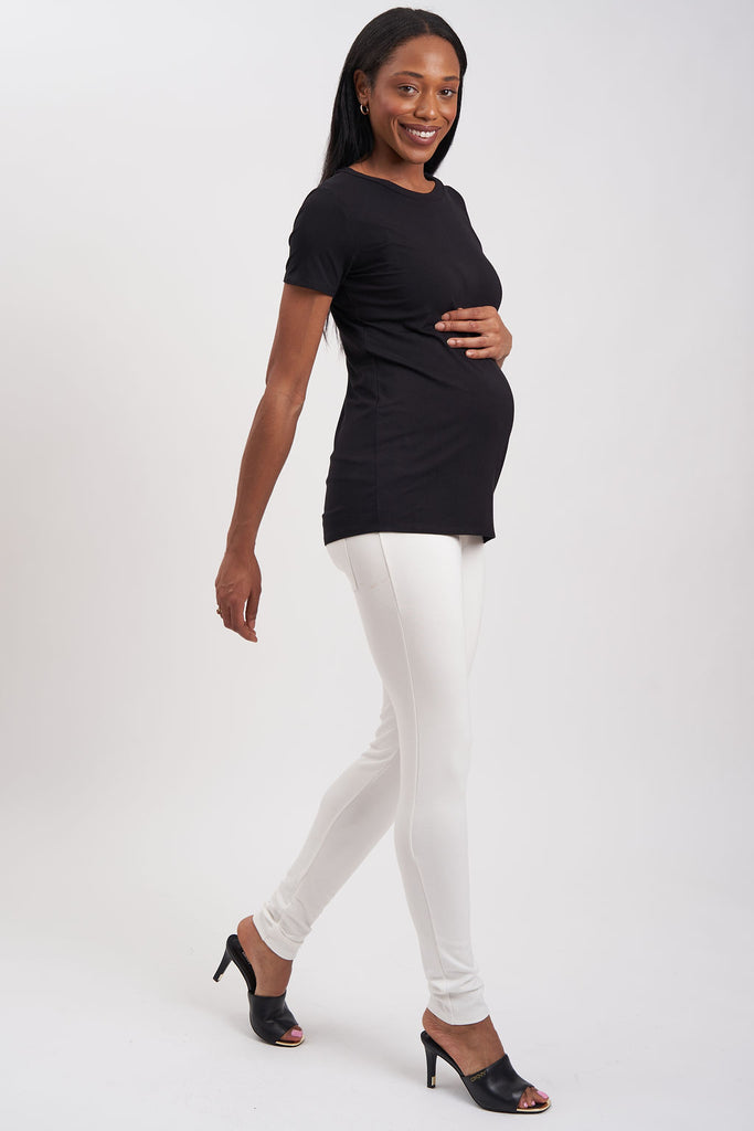 Skinny-fit maternity pants with adjustable waistband.