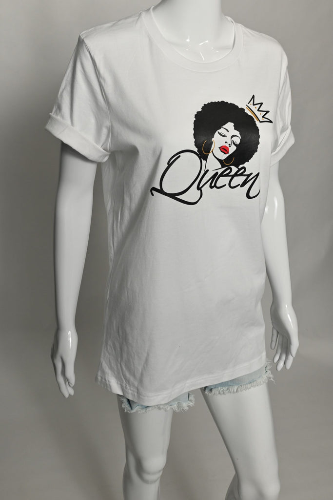 Graphic unisex short-sleeved t-shirt with afro queen graphic.